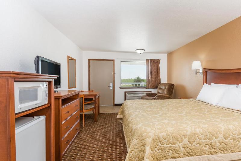 King Room - Non-Smoking image 2