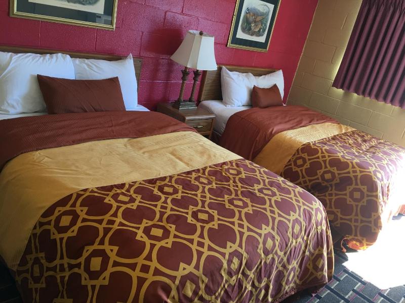 Double Room with Two Double Beds - Smoking image 4