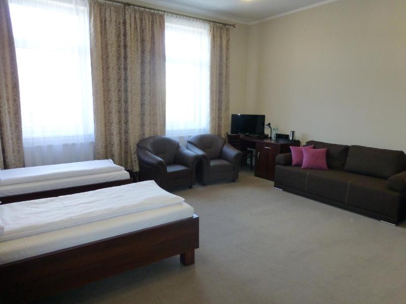 Quadruple Room image 2