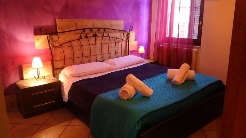 One-Bedroom Apartment - Historical Building image 3