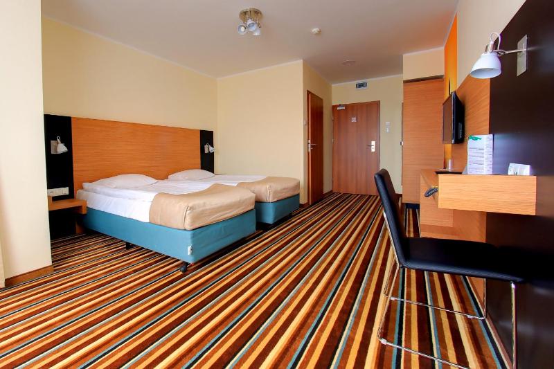Comfort Twin Room image 1