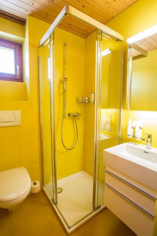 Budget Double Room image 4