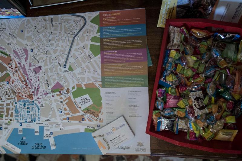 Economy Double or Twin Room with Shared Bathroom image 1