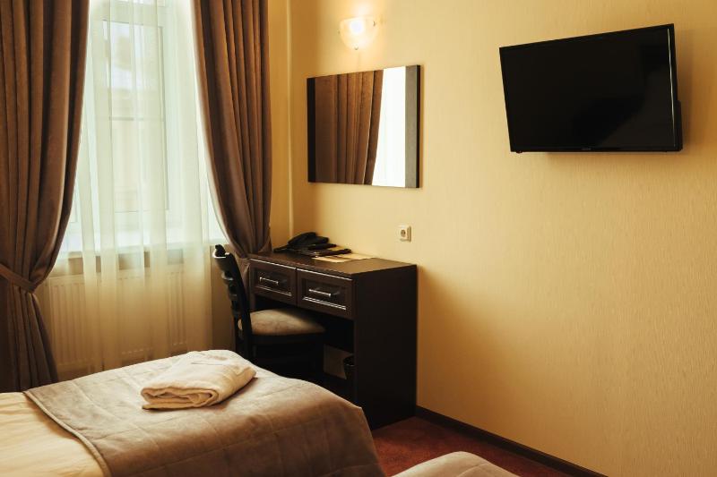 Standard Twin Room image 2