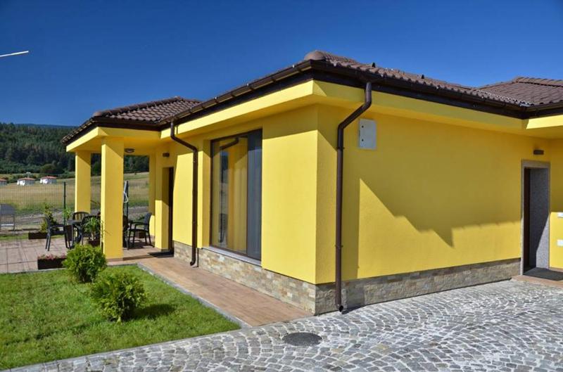 Two-Bedroom House image 3