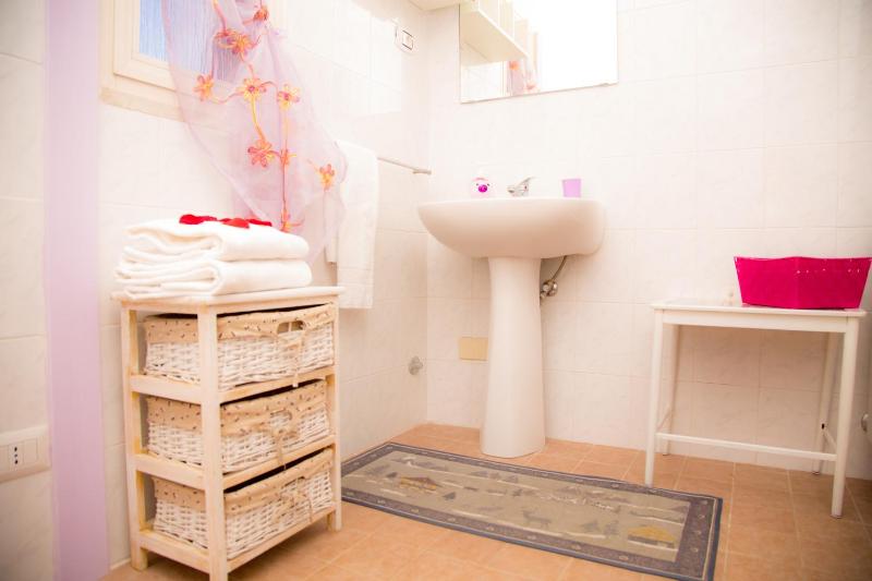 Single Room with Private Bathroom image 3