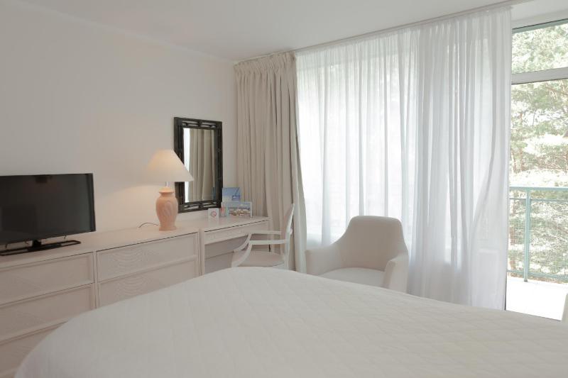 Double Room image 3