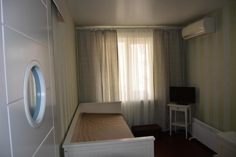 Superior Family Room image 1