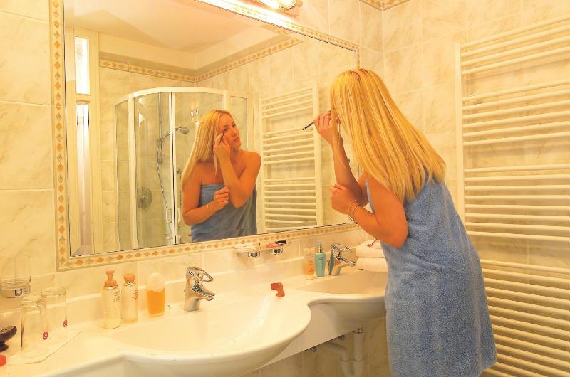 Superior Double Room image 3