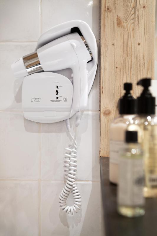 One-Bedroom Apartment (4 Adults) image 3