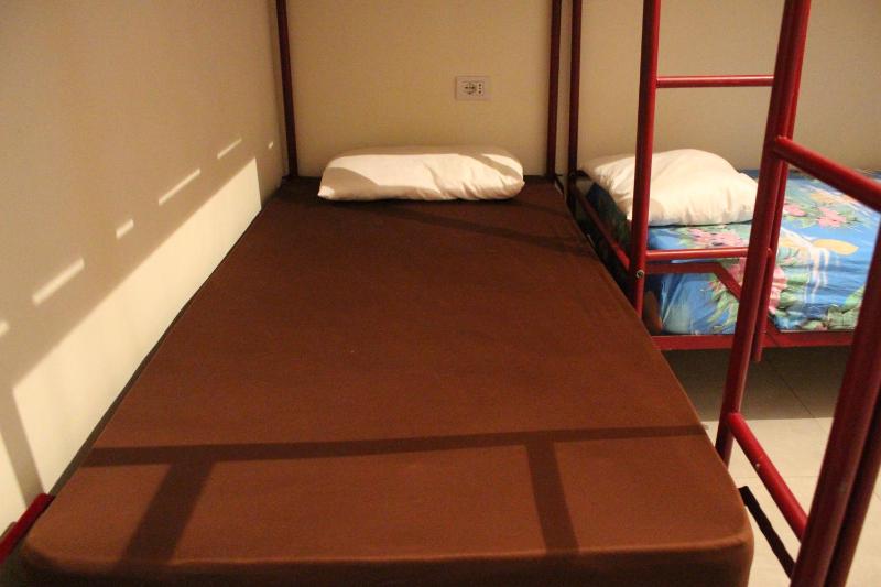 Bed in 8-Bed Mixed Dormitory Room image 2