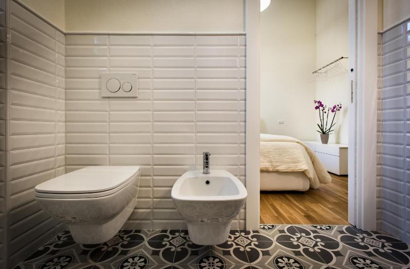 Small Double Room image 4