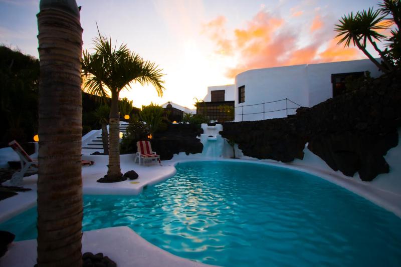 Three-Bedroom Villa image 3