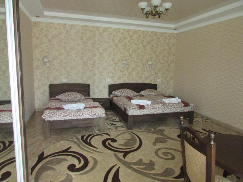 Triple Room with Shower image 2
