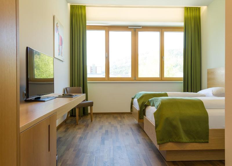 Twin Room image 1