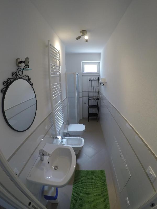 Apartment 1C image 3