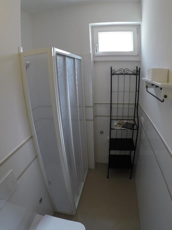 Apartment 1C image 2