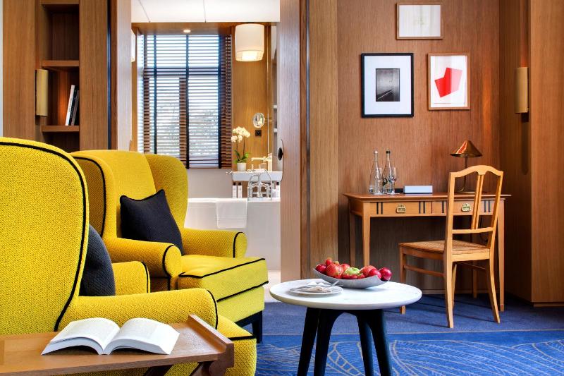 Suite with Park View image 2