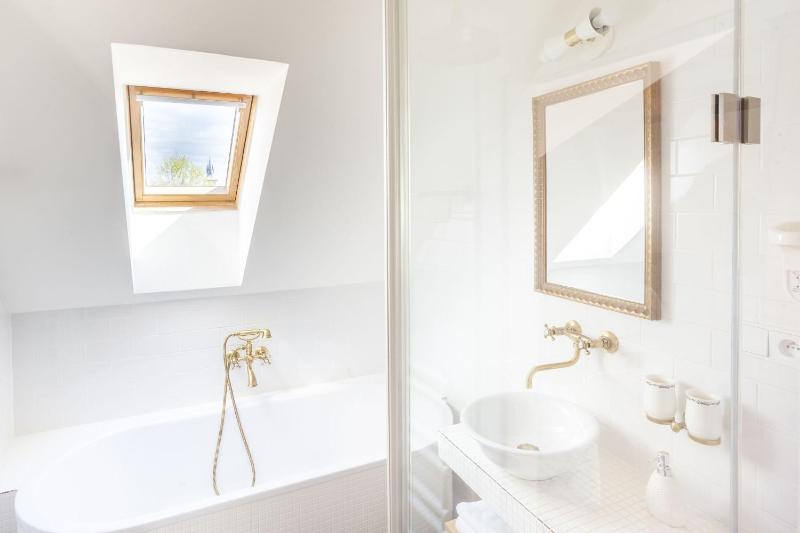 Prague Castle View Deluxe Suite image 3