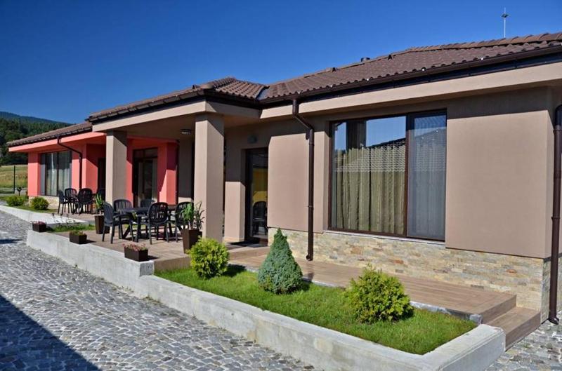 Two-Bedroom House image 3