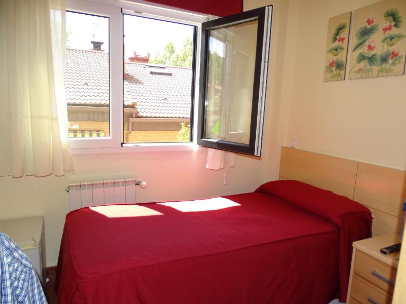 Single Room image 2