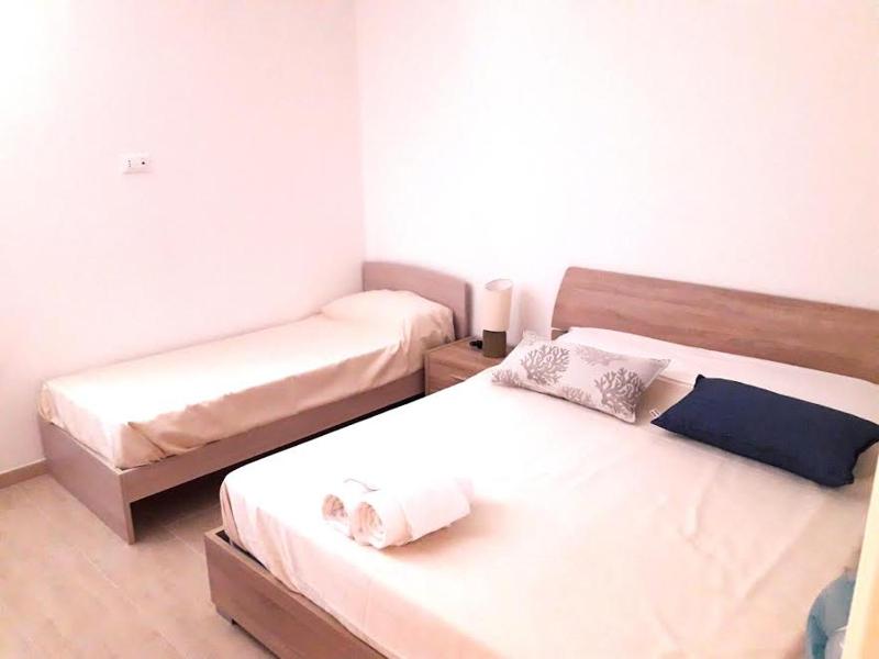 Family Room with Private Bathroom - Separate Building image 3