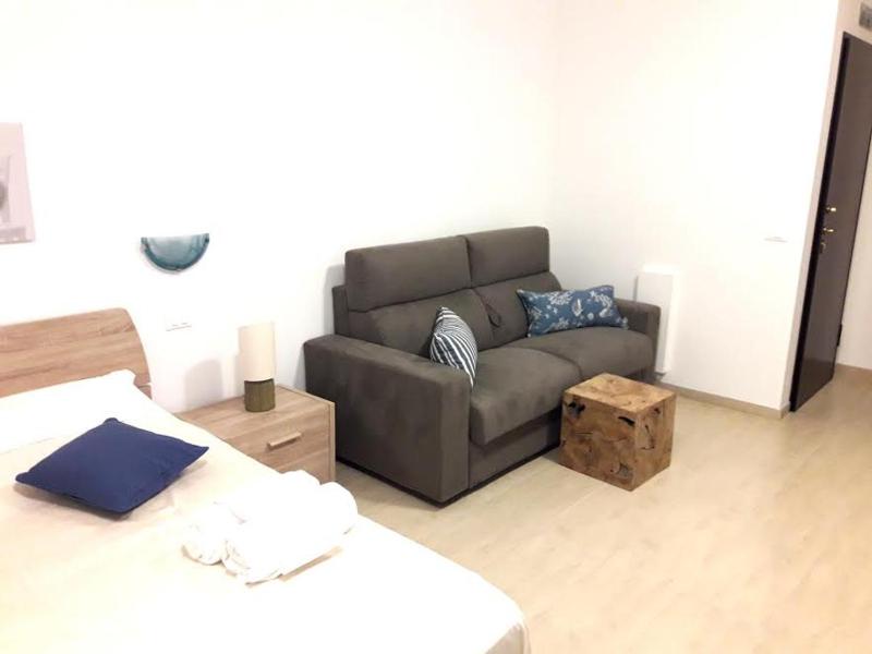 Family Room with Private Bathroom - Separate Building image 4