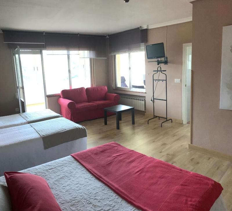 Quadruple Room with Mountain View image 3