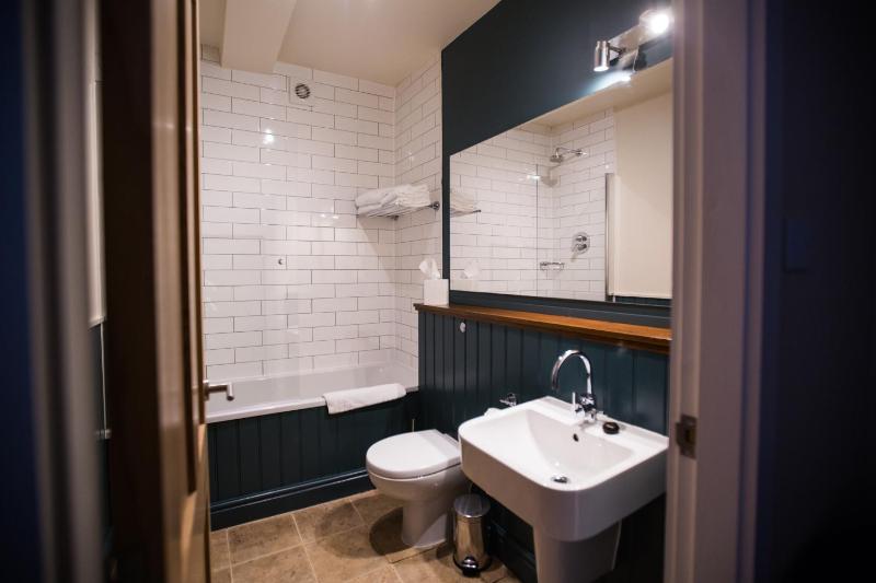 Single Room image 4