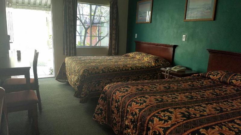 Deluxe Double Room image 2