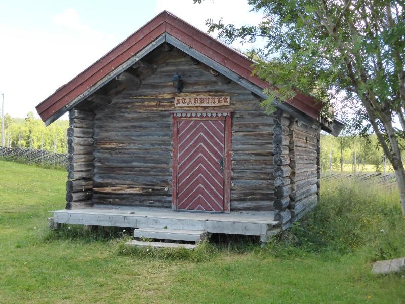 Cottage with Shared Bathroom (4 Adults) image 4