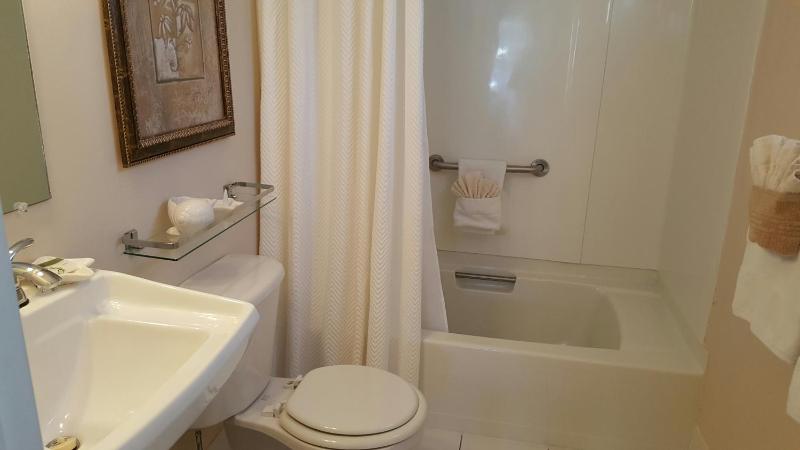 Deluxe Double Room image 2