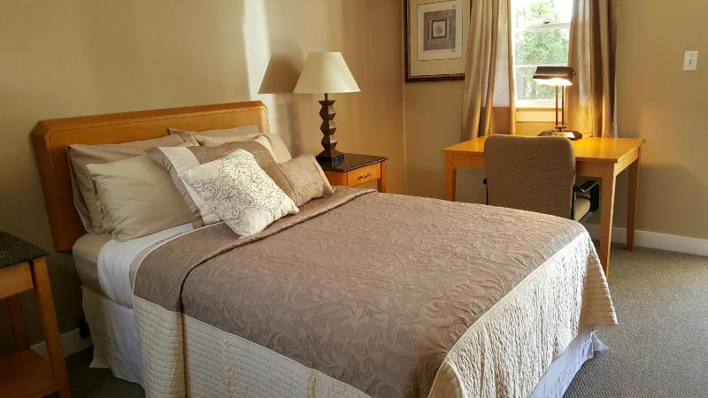 Double Room image 1