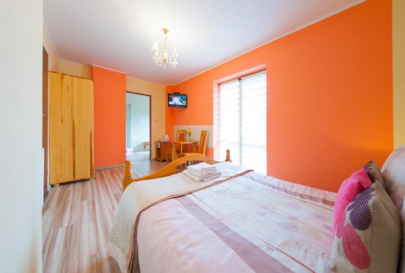 Double Room with Balcony image 3