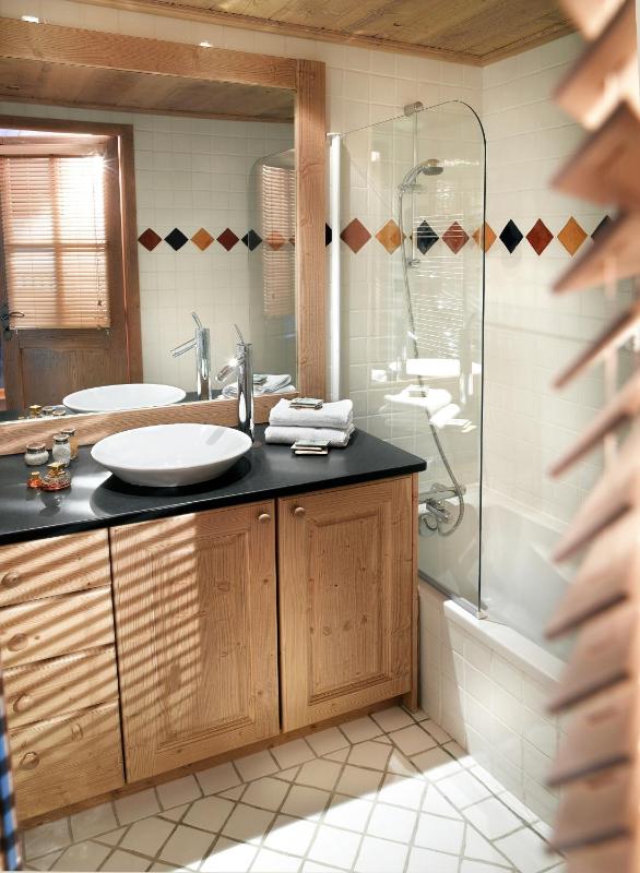 Three-Bedroom Apartment (8 Adults) with Spa Access image 2