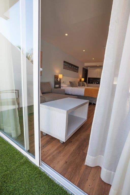 Deluxe Double Room image 2