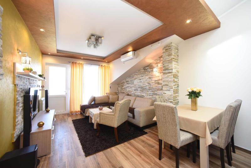 Two-Bedroom Apartment with Sea View image 3