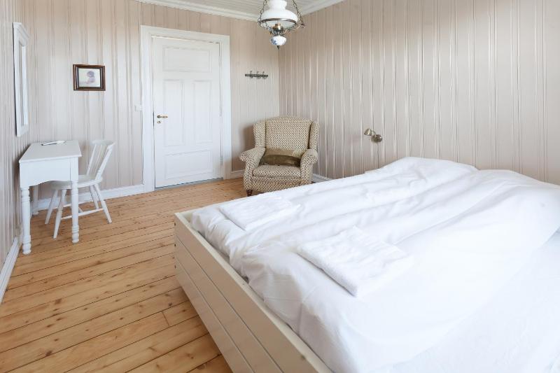 Standard Double Room image 2