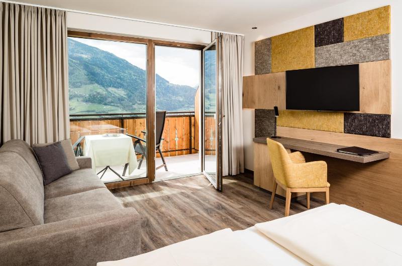 Superior Double Room image 1