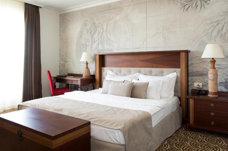 Executive Double or Twin Room image 1