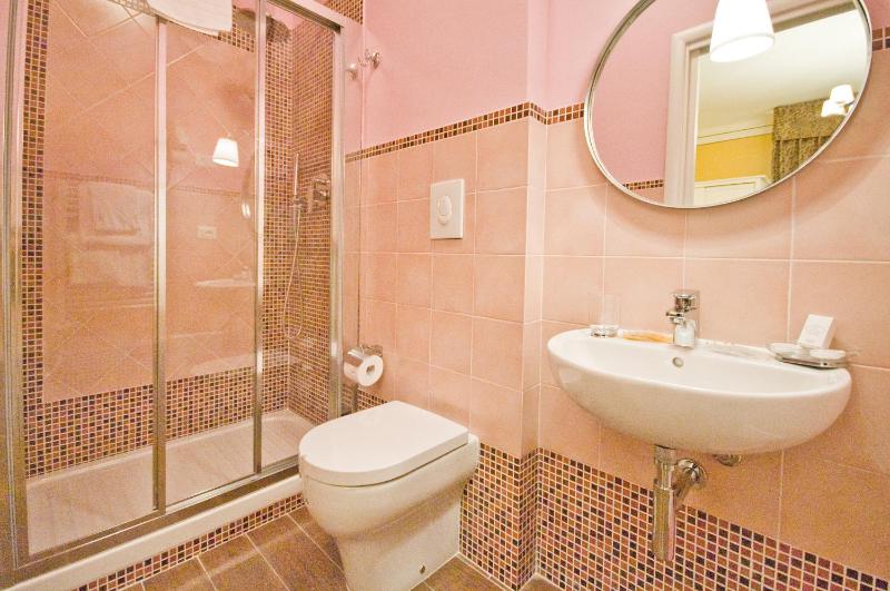 Budget Double Room - Separate Building image 3