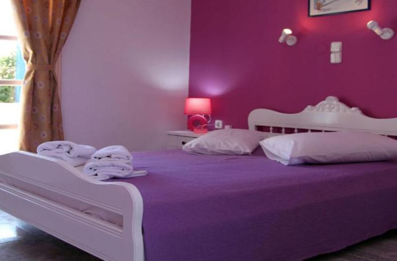 Double or Twin Room with Pool View image 2