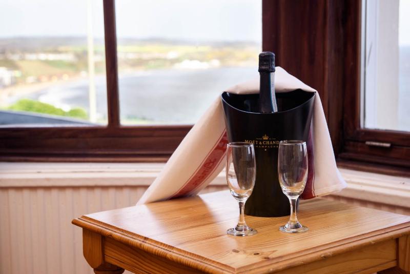 Alicante Suite - Four-Poster Room with Sea View image 3