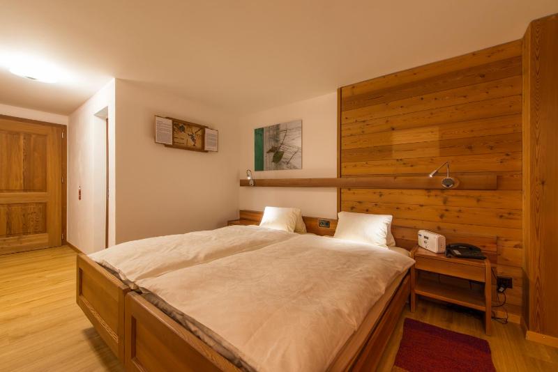 Double Room with Balcony image 3