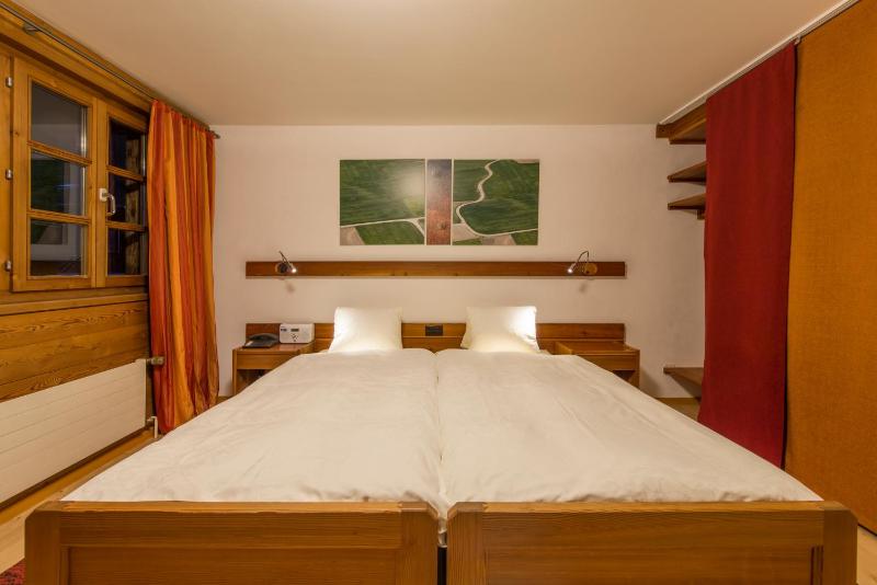Double Room with Balcony image 4
