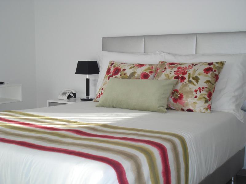 Double Room with Balcony and Sea View image 1