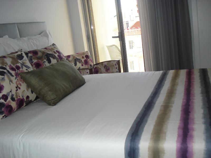 Standard Double or Twin Room with Balcony image 2
