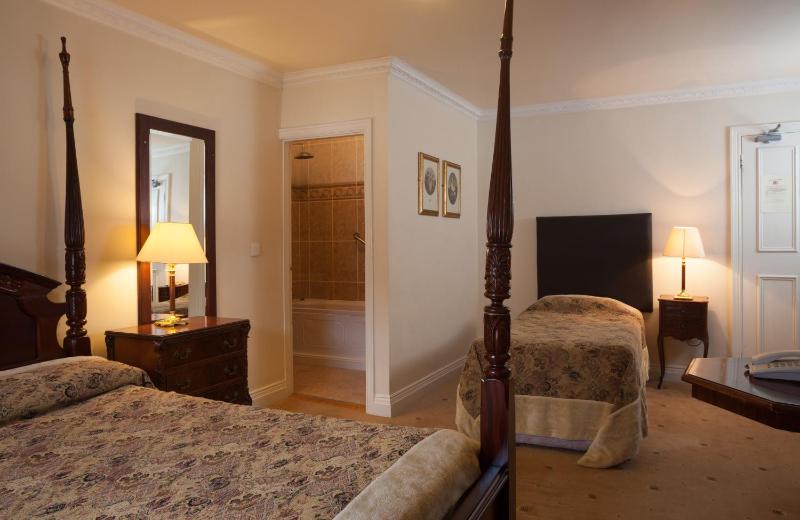 Twin Room image 1