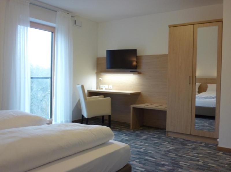 Double Room image 2
