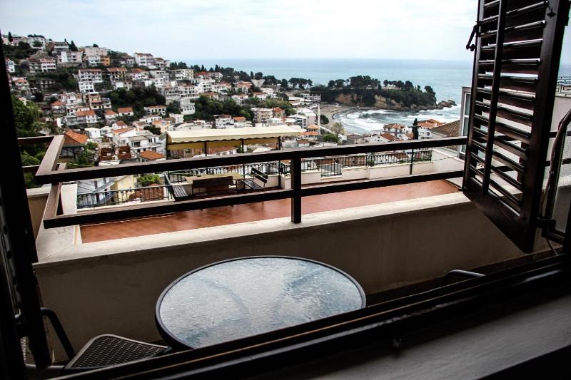 Studio with Balcony (3 Adults)  image 4
